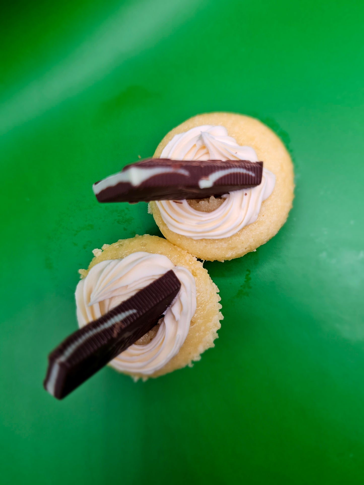 Mint Chocolate Pound Cake Mini Muffin 12-pack