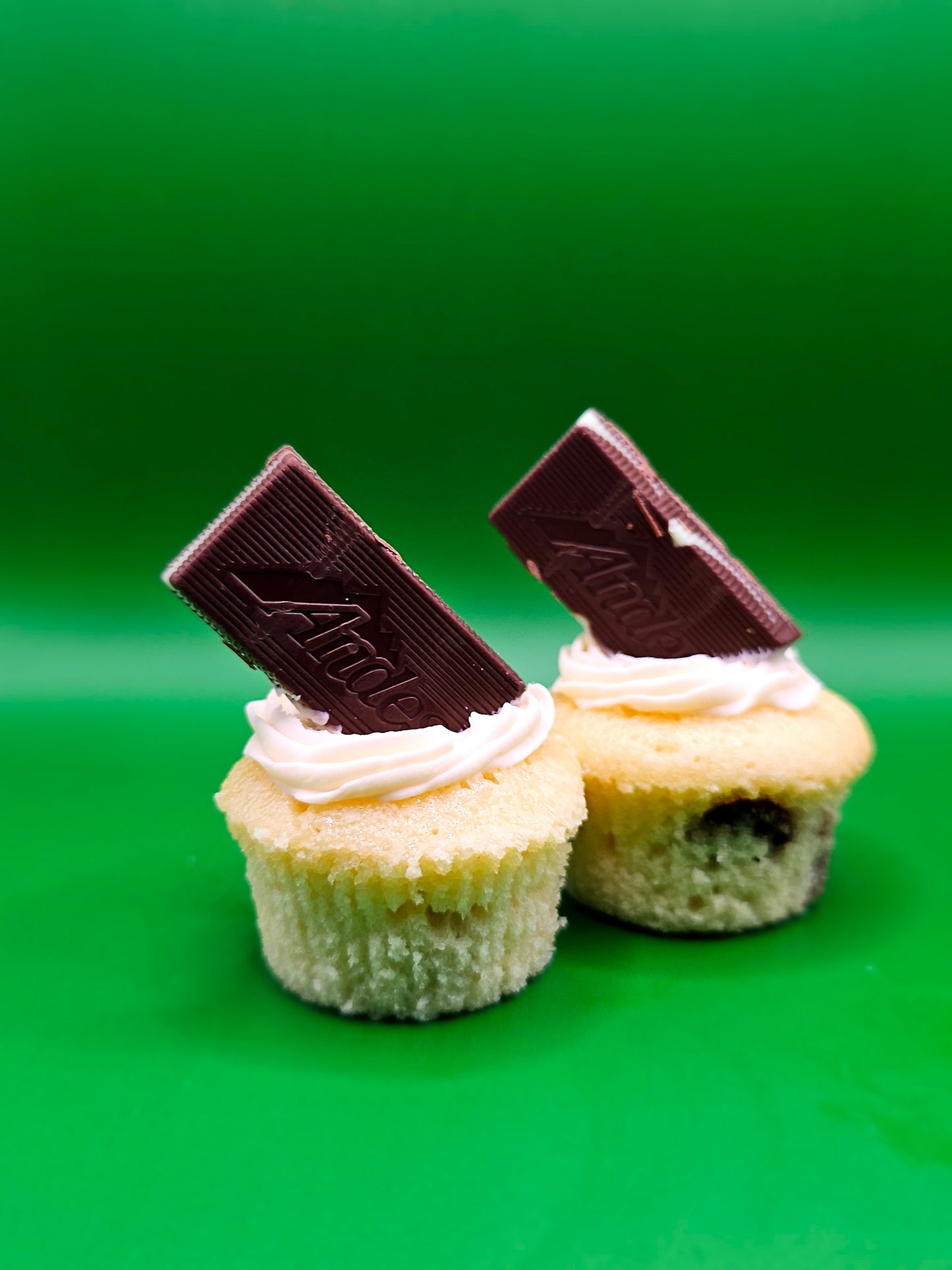 Mint Chocolate Pound Cake Mini Muffin 12-pack
